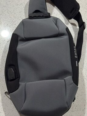 Dynzo Gray Crossbody Sling Bag